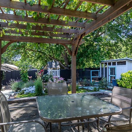 Hotel Chic Rv Retreat, Stunning Yard In Roseburg Extérieur photo