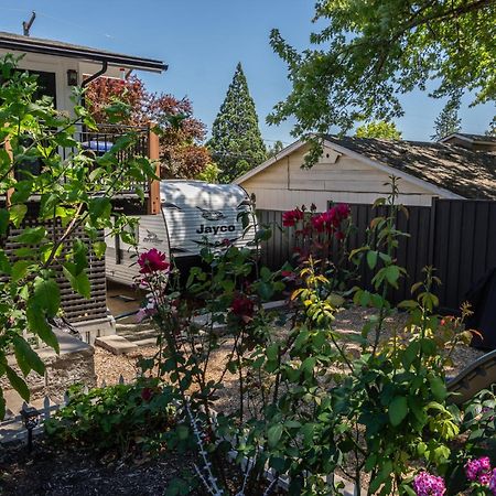Hotel Chic Rv Retreat, Stunning Yard In Roseburg Extérieur photo