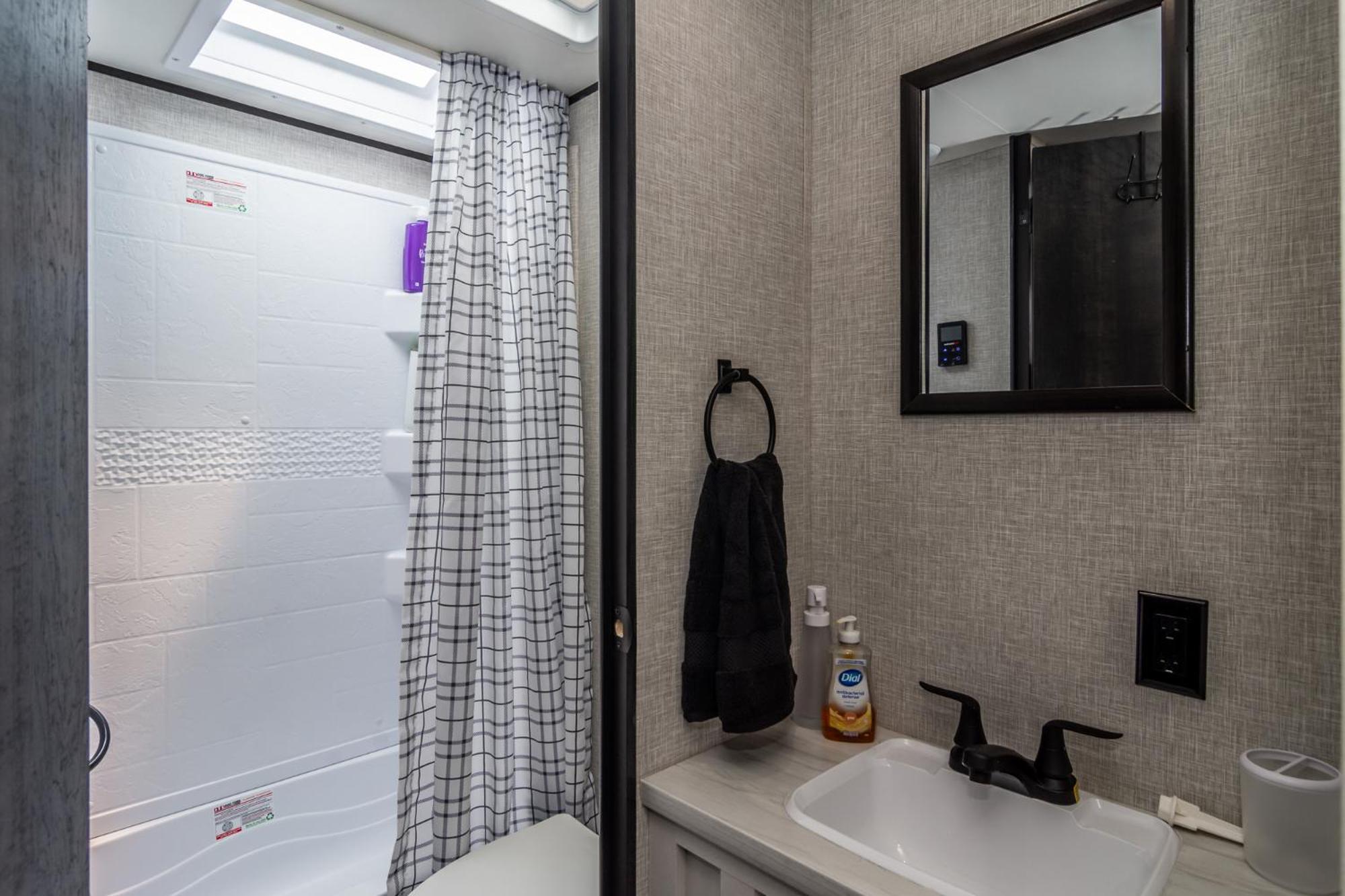 Hotel Chic Rv Retreat, Stunning Yard In Roseburg Extérieur photo