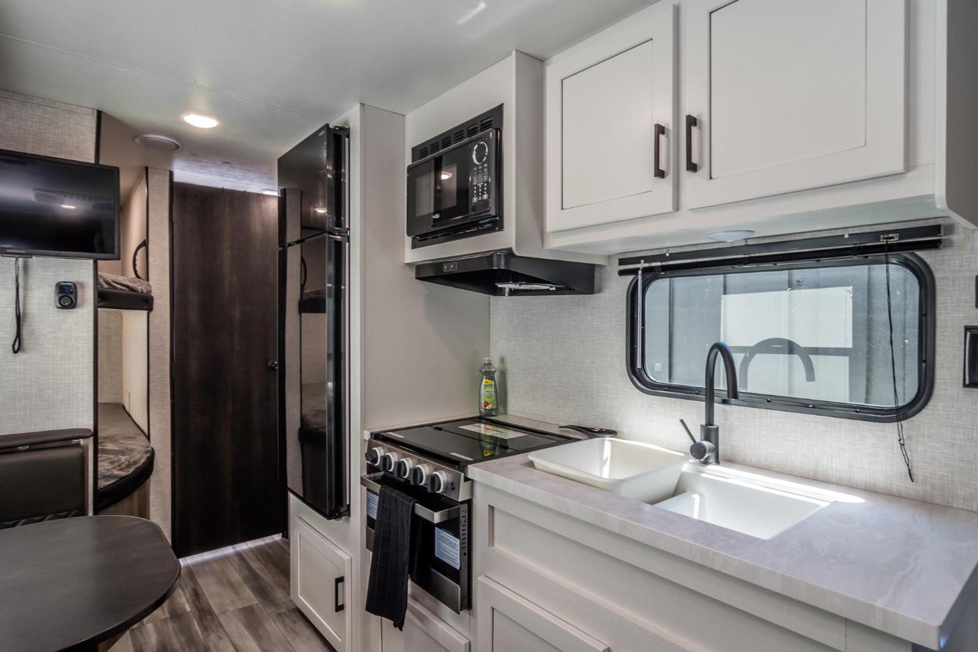 Hotel Chic Rv Retreat, Stunning Yard In Roseburg Extérieur photo