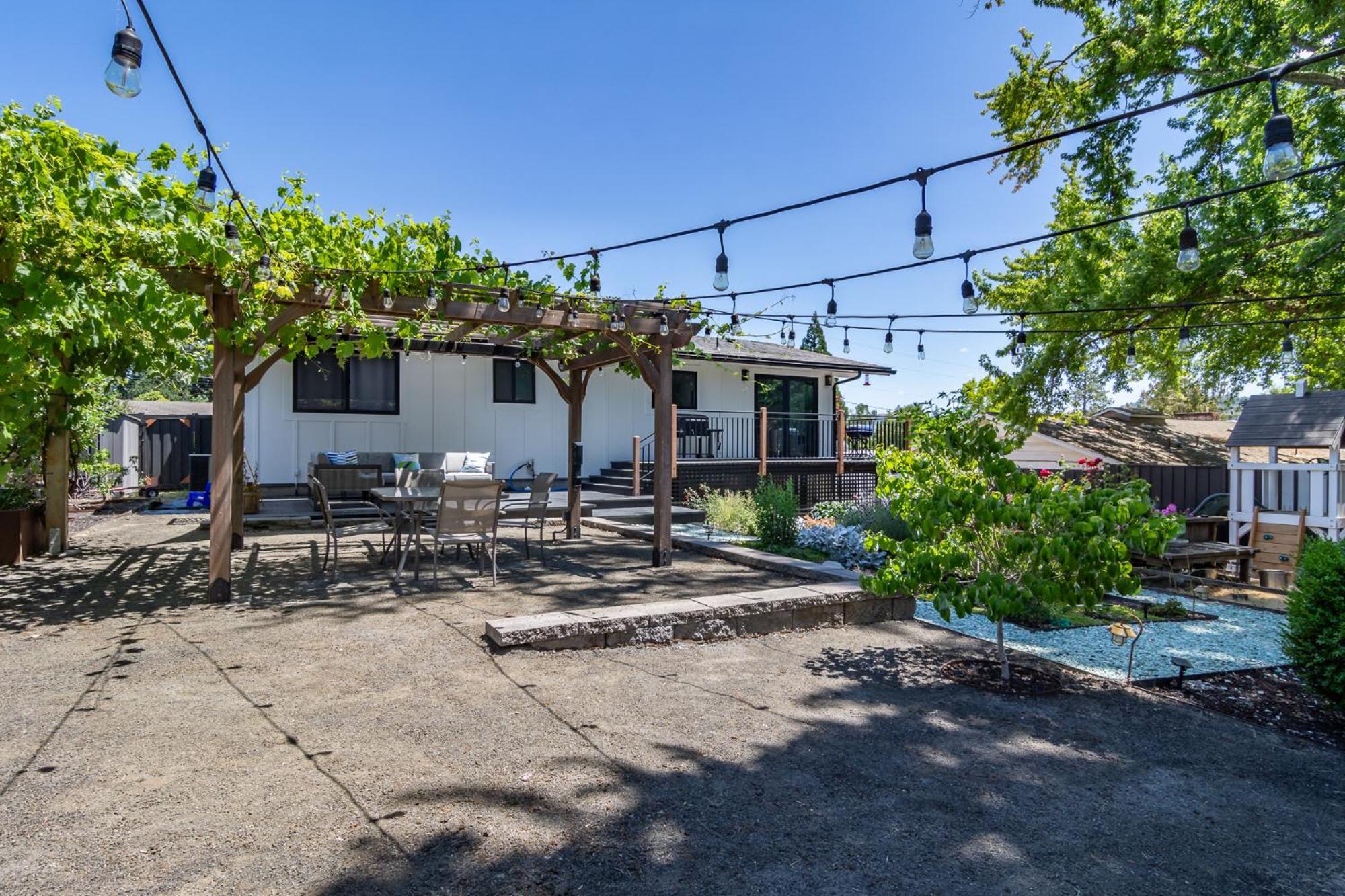 Hotel Chic Rv Retreat, Stunning Yard In Roseburg Extérieur photo