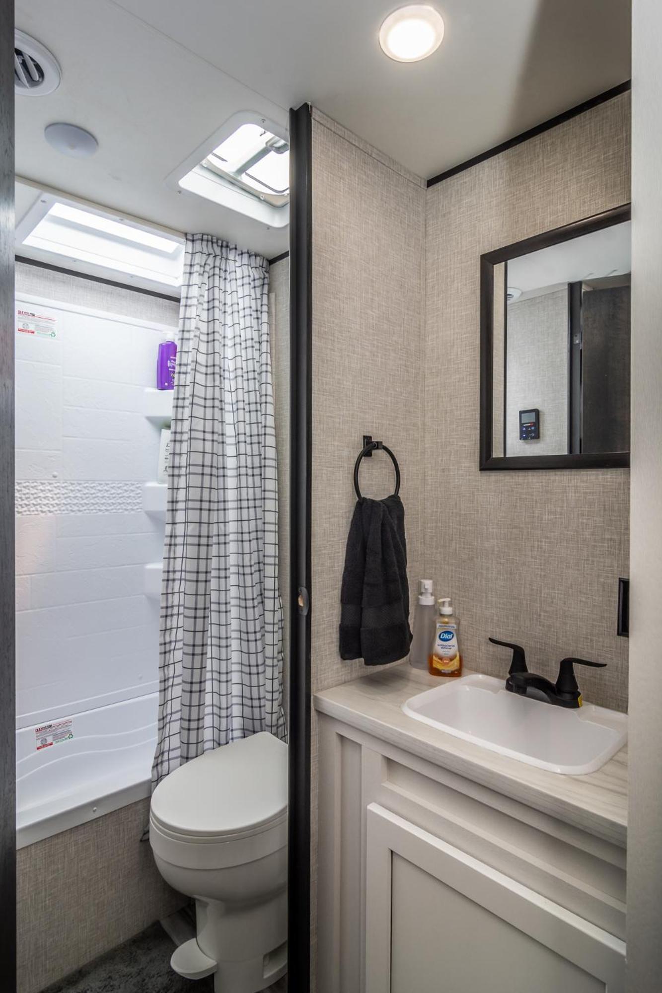 Hotel Chic Rv Retreat, Stunning Yard In Roseburg Extérieur photo